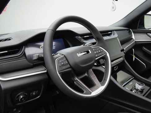 New 2026 Jeep Grand Cherokee L Limited AWD/4WD image 32