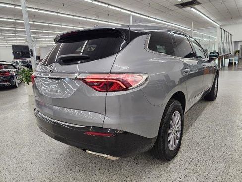 Used 2024 Buick Enclave Premium image 4