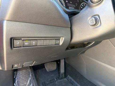 Used 2024 Toyota Venza Nightshade image 19