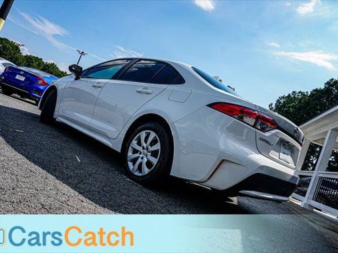 Used 2020 Toyota Corolla LE FWD image 4