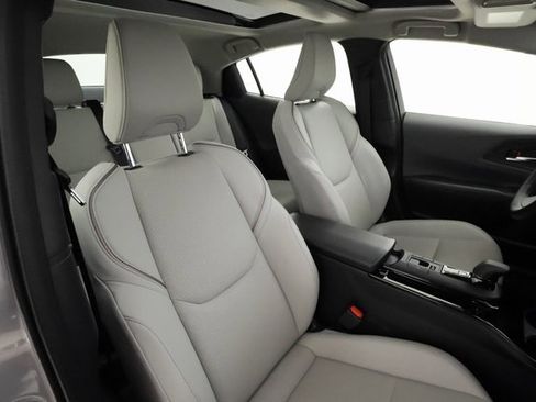 Used 2024 Toyota Prius XLE image 24