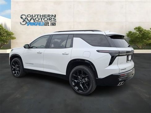Used 2024 Chevrolet Traverse RS FWD image 3