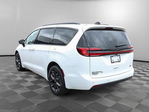 New 2026 Chrysler Pacifica Select w/ S Appearance Package AWD/4WD image 5