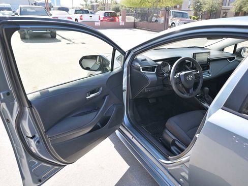 Used 2020 Toyota Corolla LE image 5