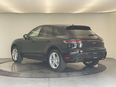 Certified 2023 Porsche Macan AWD/4WD image 3