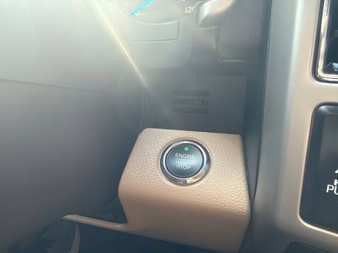 Used 2018 Ford F150 Lariat w/ Equipment Group 502A Luxury AWD/4WD image 12