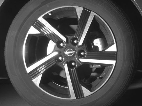 Used 2025 Nissan Sentra SV FWD image 13