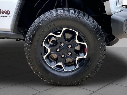Used 2023 Jeep Wrangler Unlimited Rubicon AWD/4WD image 10