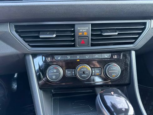 Used 2023 Volkswagen Jetta SEL FWD image 22