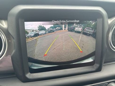 Certified 2021 Jeep Wrangler Unlimited Sahara image 16