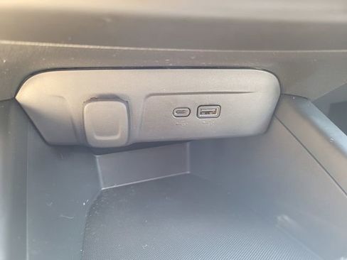 Used 2025 Chevrolet Trax LS image 19