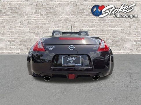 Used 2014 Nissan 370Z Touring w/ Sport Package RWD image 5