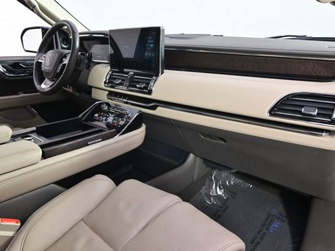 Used 2023 Lincoln Navigator Reserve w/ Monochromatic Package image 15