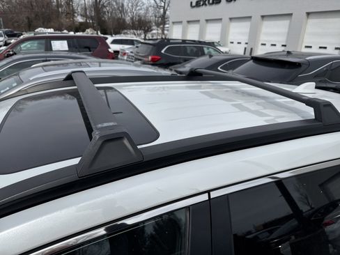 Used 2023 Toyota Corolla Cross XLE image 7