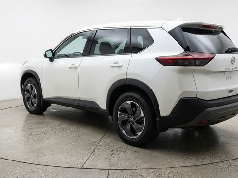 Used 2025 Nissan Rogue SV image 6