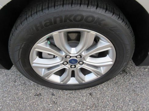 Used 2022 Ford Edge Titanium AWD/4WD image 9