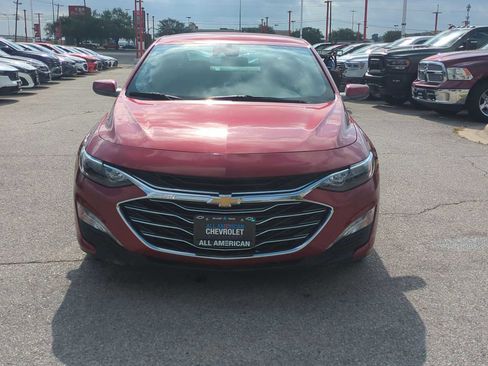 Used 2025 Chevrolet Malibu LT FWD image 3