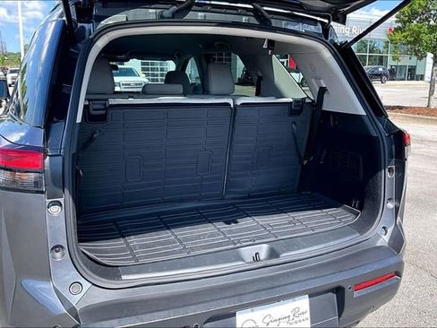 Used 2022 Nissan Pathfinder SV FWD image 34