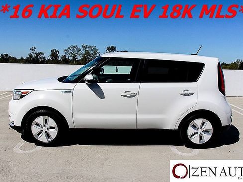 Used 2016 Kia Soul EV FWD image 4