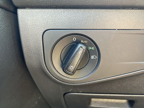 Certified 2022 Volkswagen Tiguan S image 19