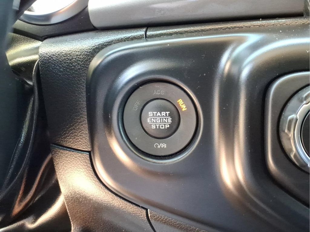 Used 2022 Jeep Wrangler Unlimited Sport AWD/4WD image 11