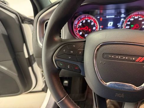 Used 2019 Dodge Charger SXT RWD image 14