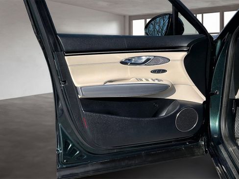 Used 2023 Genesis GV70 2.5T Select w/ Select Package image 19