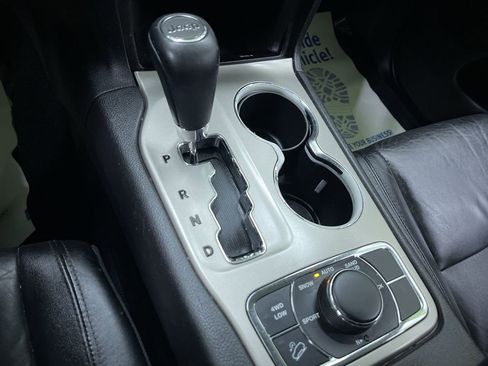 Used 2013 Jeep Grand Cherokee Altitude image 22