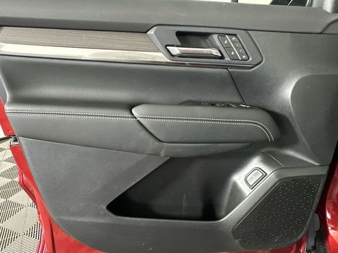 New 2026 GMC Terrain Denali w/ LPO, Floor Liner Package image 22