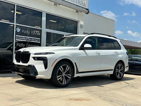 Used 2025 BMW X7 xDrive40i w/ Executive Package AWD/4WD image 4