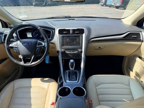 Used 2014 Ford Fusion SE w/ Equipment Group 202A FWD image 18