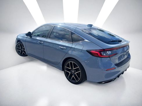 Used 2022 Honda Civic Sport Touring image 2