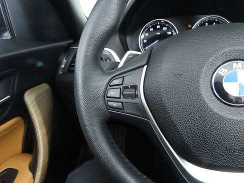 Used 2018 BMW 230i Convertible image 19