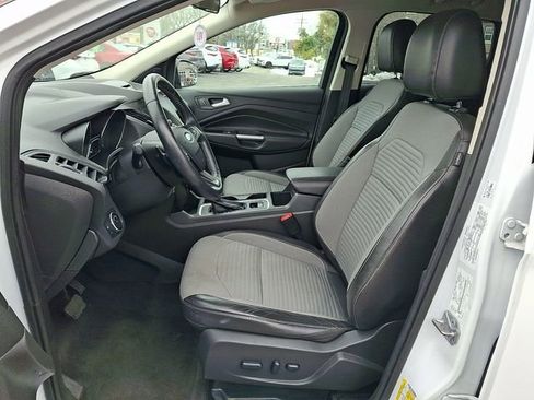 Used 2017 Ford Escape SE w/ Equipment Group 201A image 15