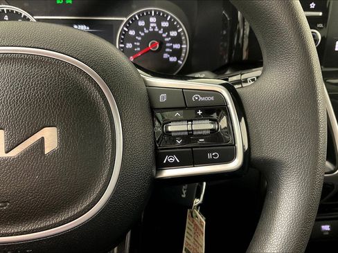 Used 2023 Kia Sorento LX AWD/4WD image 13