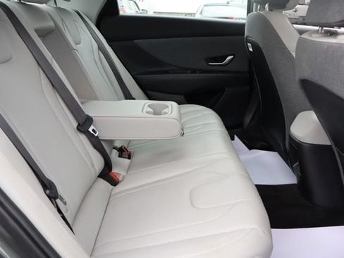 Used 2024 Hyundai Elantra Limited FWD image 36