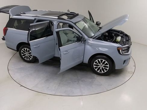 New 2025 Ford Expedition Platinum image 52