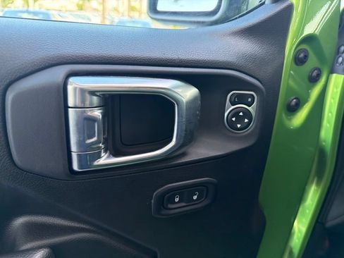 Used 2025 Jeep Wrangler Unlimited Sport AWD/4WD image 6