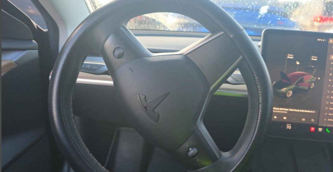 Used 2023 Tesla Model 3 Standard Range RWD image 3