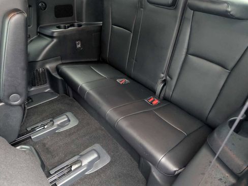 Certified 2023 Toyota Highlander XLE image 22