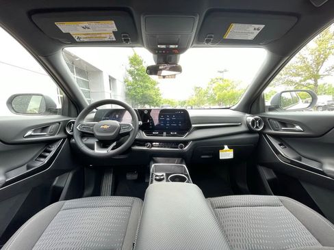 New 2026 Chevrolet Equinox LT FWD image 29