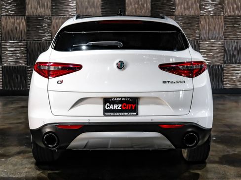 Used 2018 Alfa Romeo Stelvio Ti AWD/4WD image 9