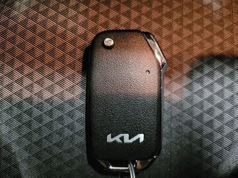 Used 2023 Kia Soul LX FWD image 32