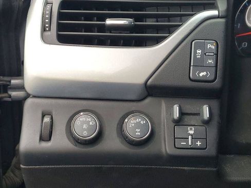 Used 2019 Chevrolet Tahoe LT w/ Luxury Package AWD/4WD image 8