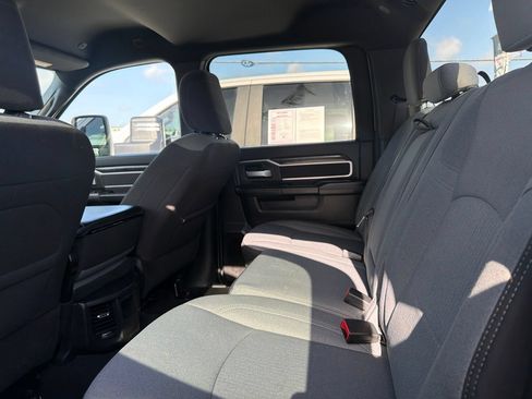 Used 2024 RAM 2500 Big Horn AWD/4WD image 12