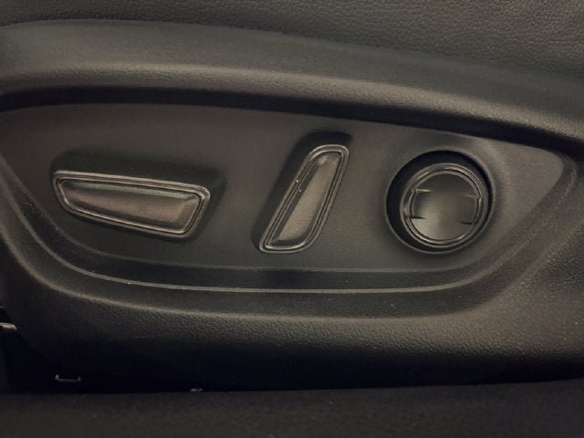Used 2025 Toyota Camry SE FWD image 10
