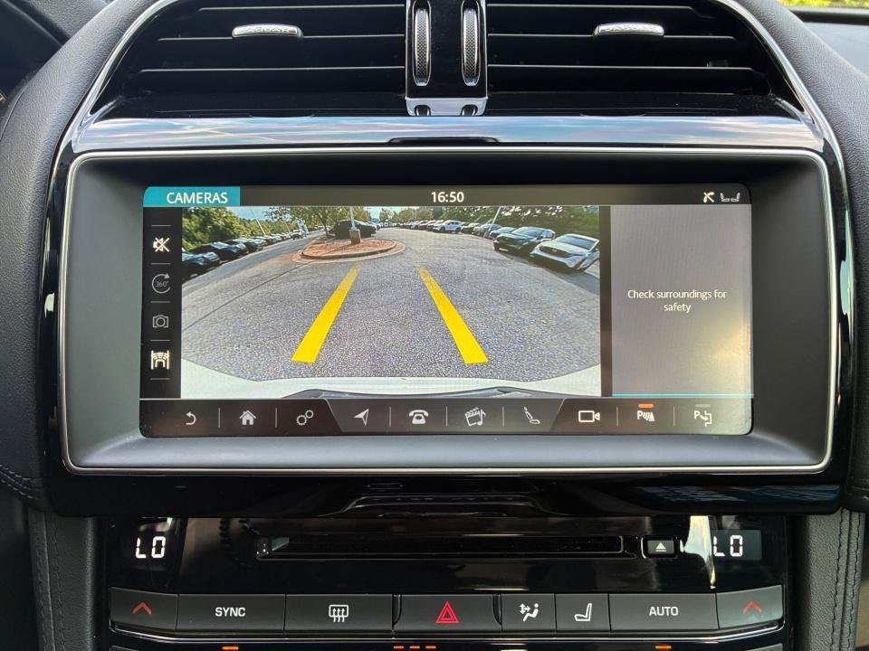 Used 2019 Jaguar F-PACE Prestige AWD/4WD image 19