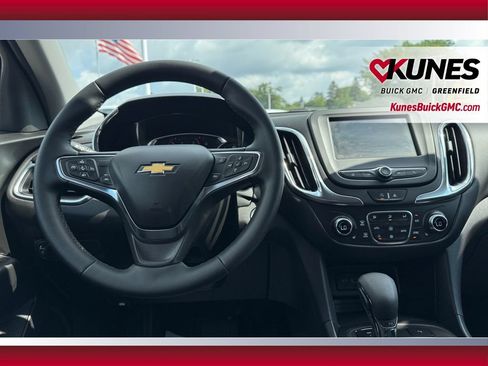 Used 2023 Chevrolet Equinox LT AWD/4WD image 35