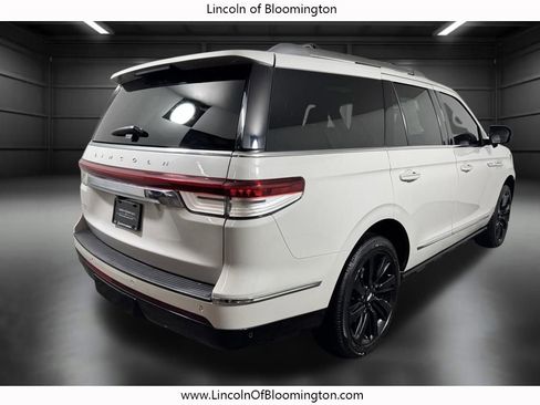 Certified 2022 Lincoln Navigator Reserve AWD/4WD image 7