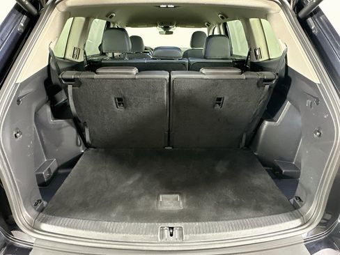 Used 2025 Volkswagen Atlas SE FWD image 30